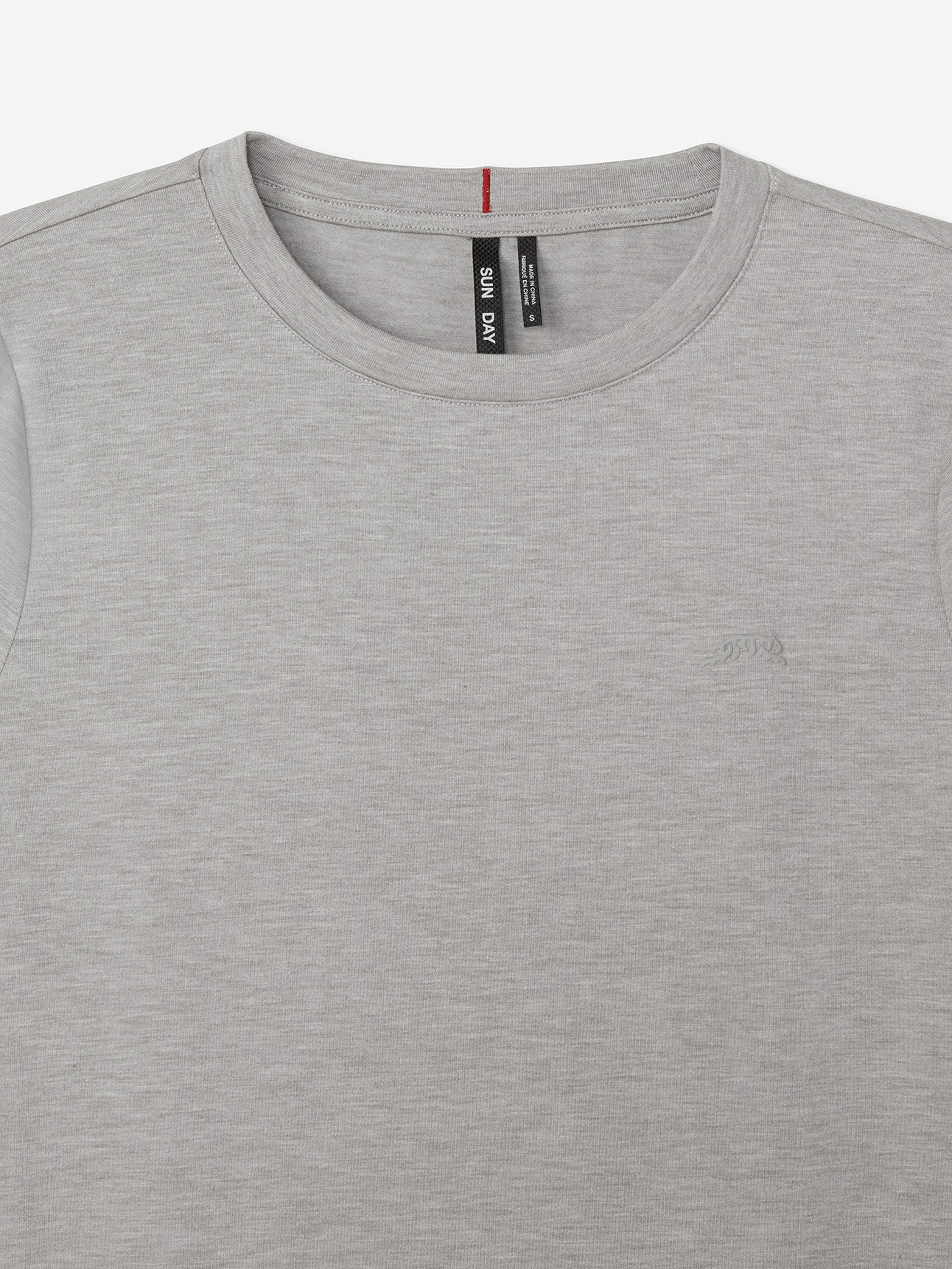 Sun Day Red Performance Mini Icon T-Shirt Gray | BZ8163927